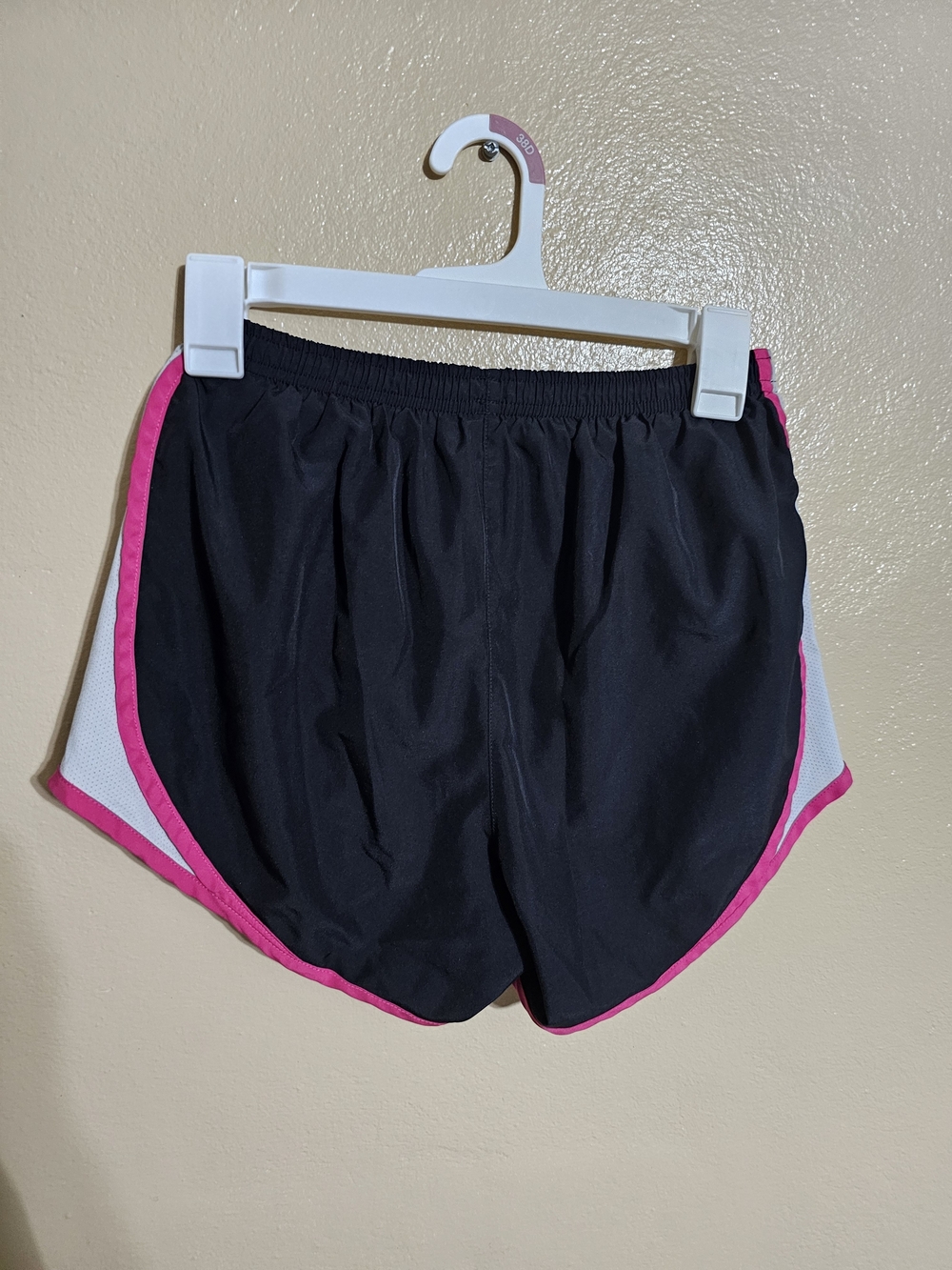 Nike Women’s Black and Pink Running Shorts - Picture 4 of 4